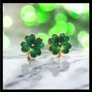 Avon Green Enamel Four Leaf Clover Earrings \ Vintage | Signed